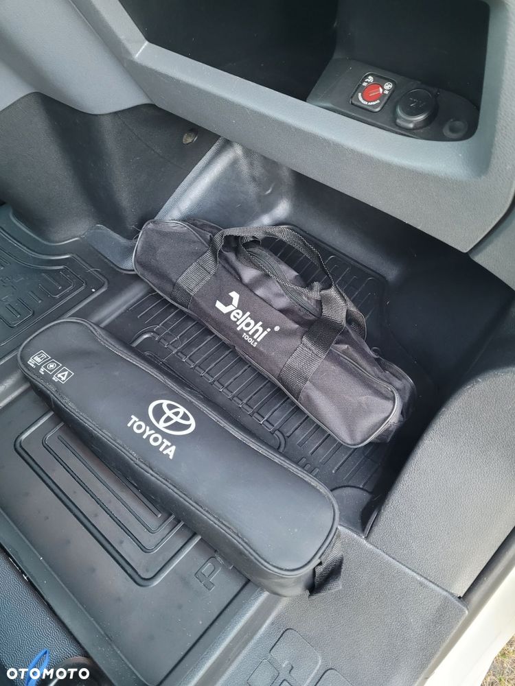 Toyota Proace LONG kamera 122KM NaviGoogle 3-osobowy - 24