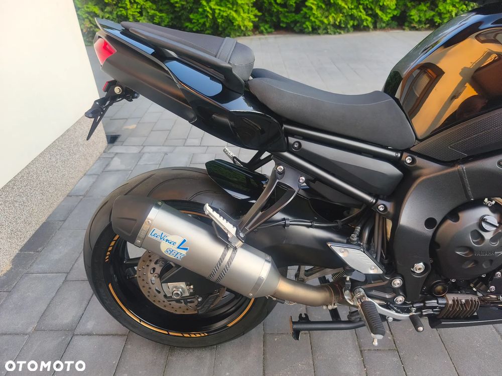 Yamaha FZ8 - 15