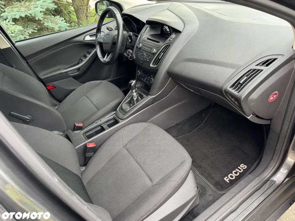 Ford Focus - 8