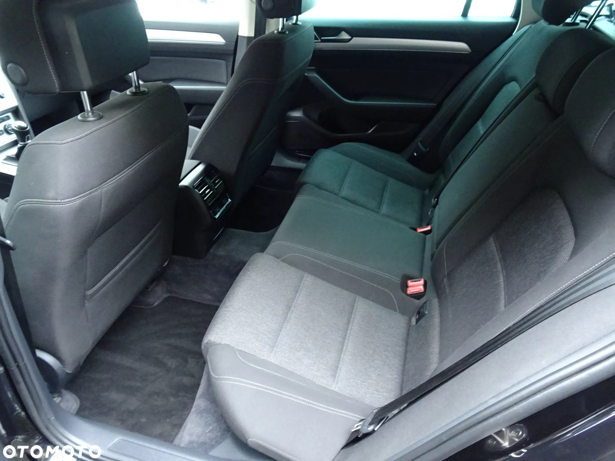 Volkswagen Passat Variant 1.6 TDI (BlueMotion Technology) Trendline - 5