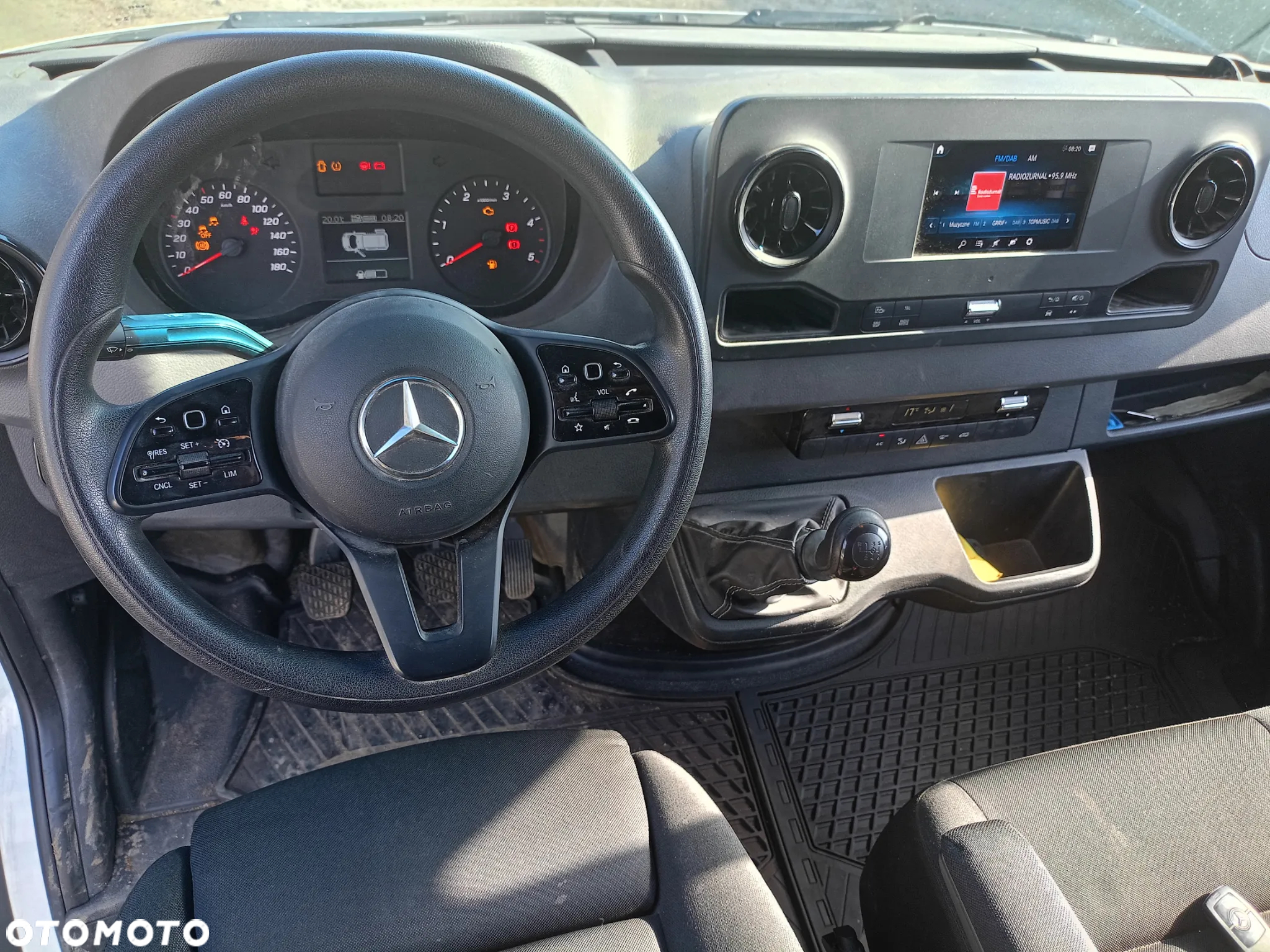 Mercedes-Benz Sprinter - 9