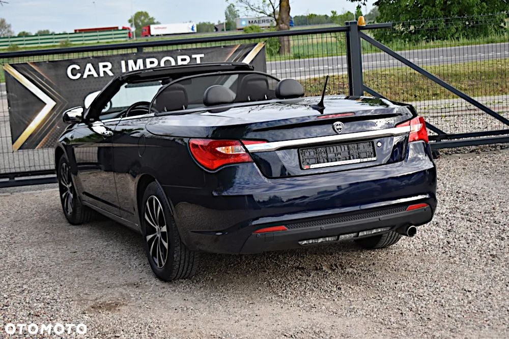 Chrysler 200 - 13