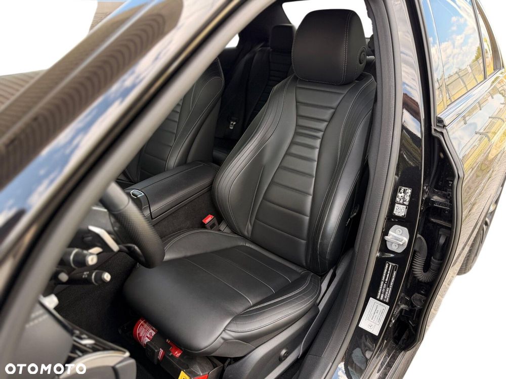 Mercedes-Benz Klasa E 220 d 4-Matic AMG/Avantgarde - 22