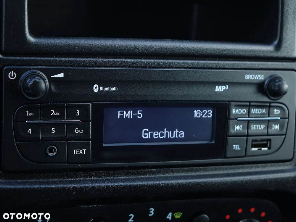 Renault Trafic chłodnia do przewozu leków LONG L2H1 - 19