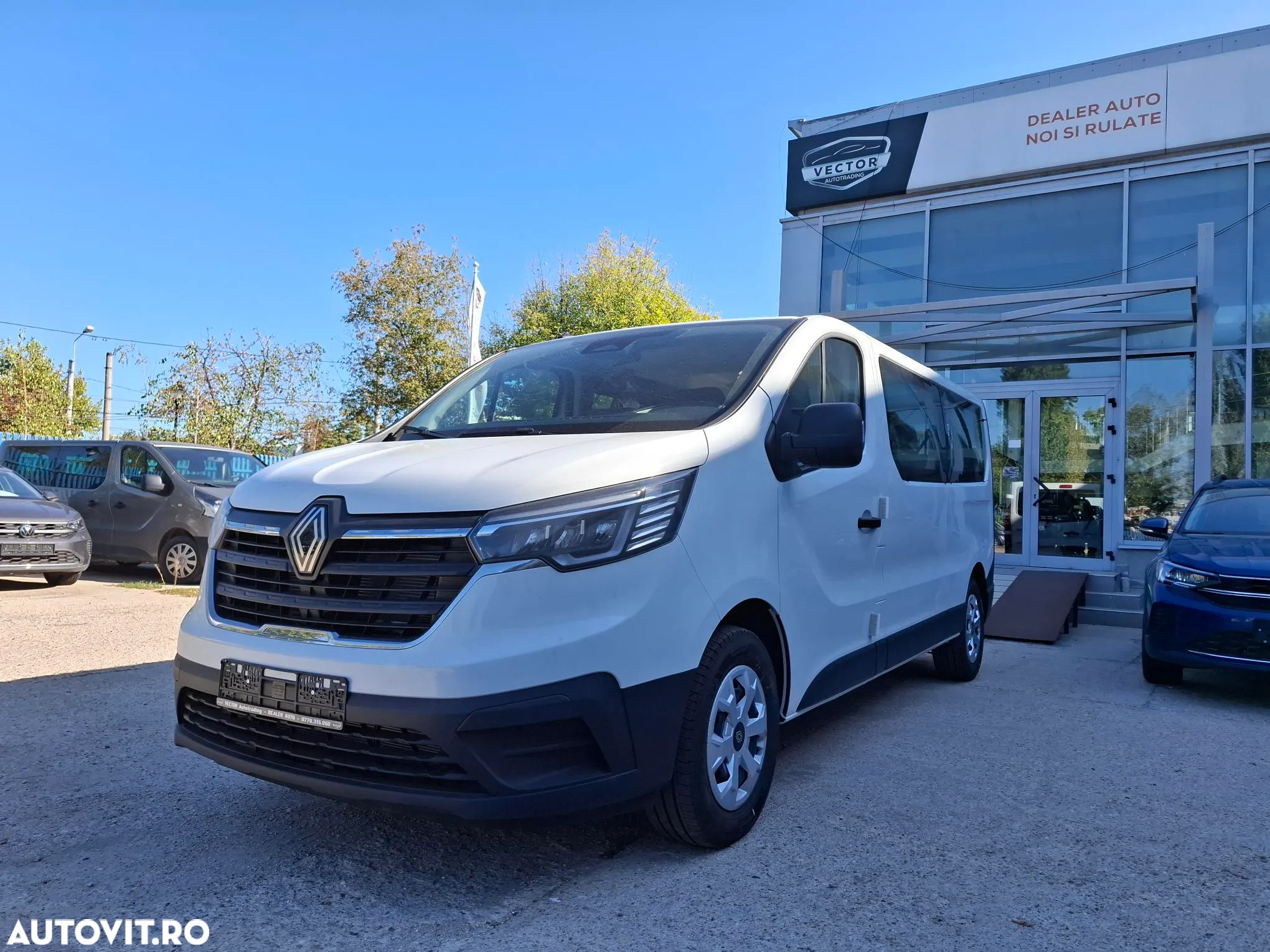Renault Trafic Combi 2.0 Blue dCi 110 S&S L2 8+1 Life - 10