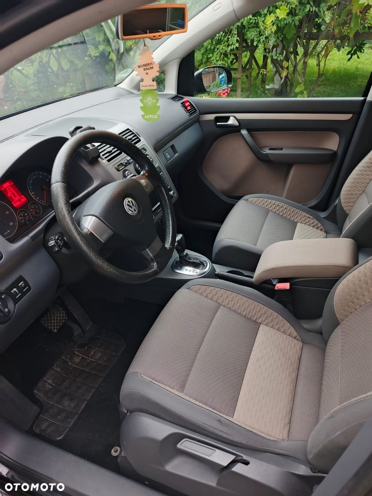 Volkswagen Touran 2.0 TDI DPF Cross DSG - 8