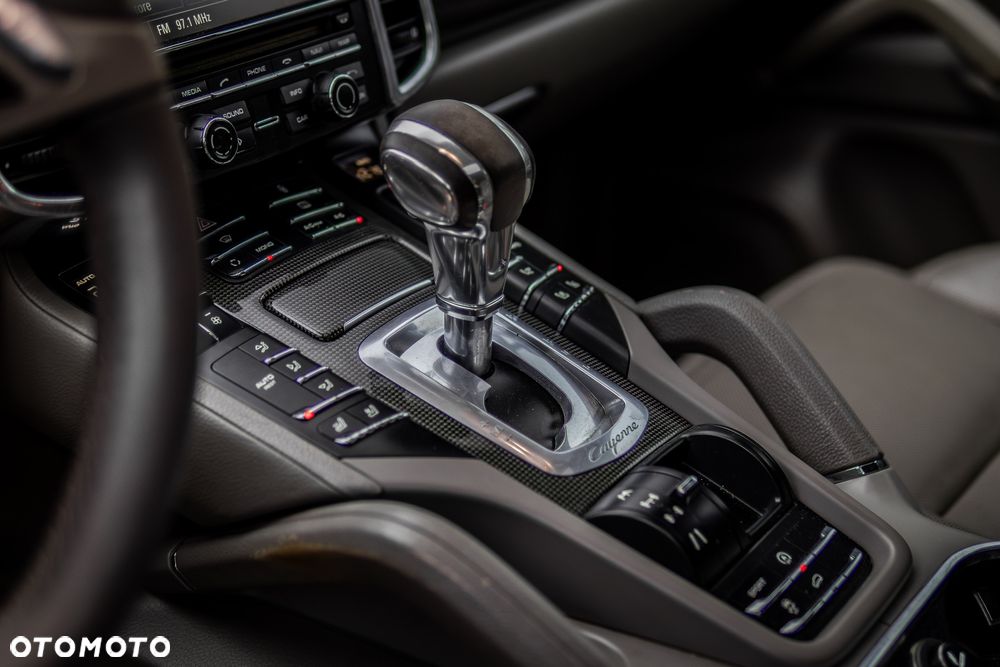 Porsche Cayenne - 11
