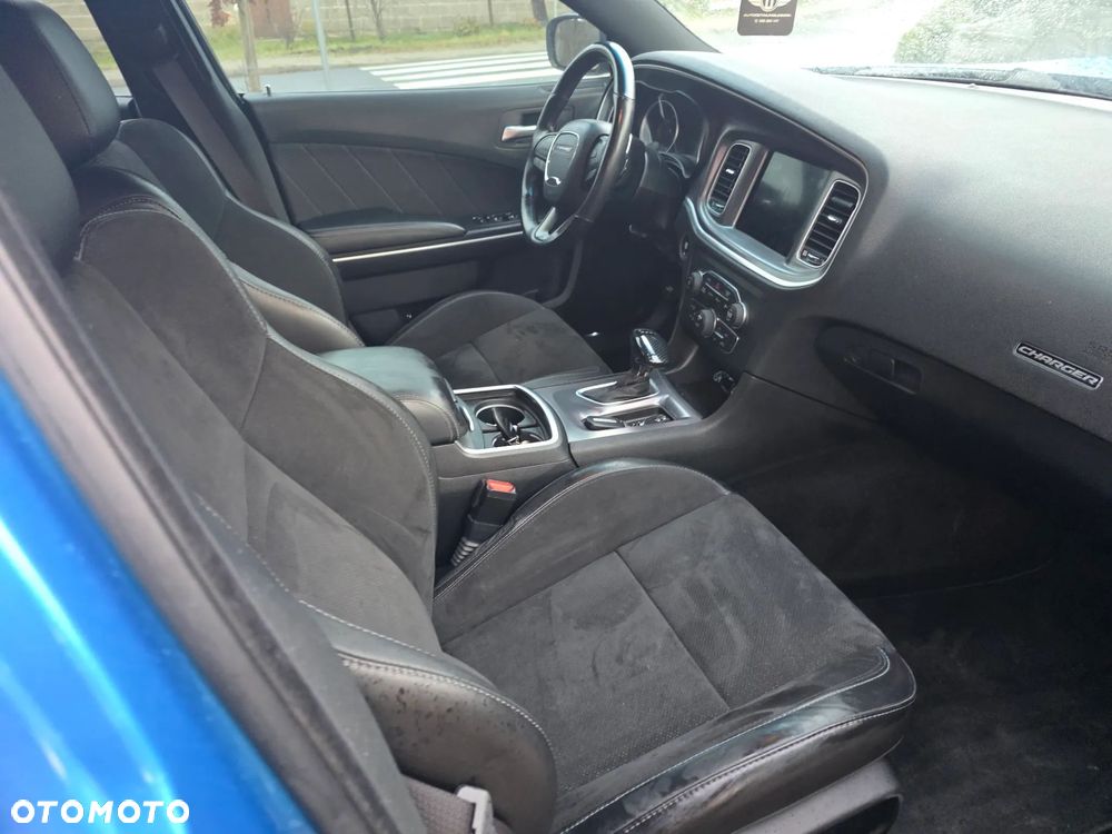 Dodge Charger 6.4 Scat Pack - 8