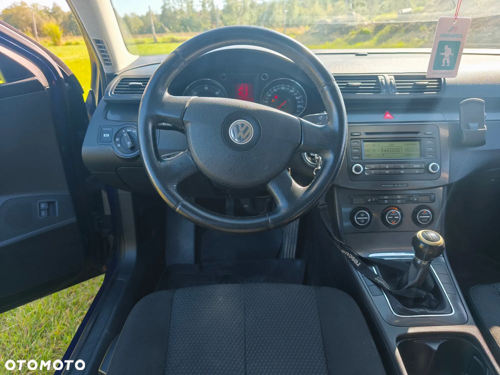 Volkswagen Passat 1.9 TDI Comfortline - 8
