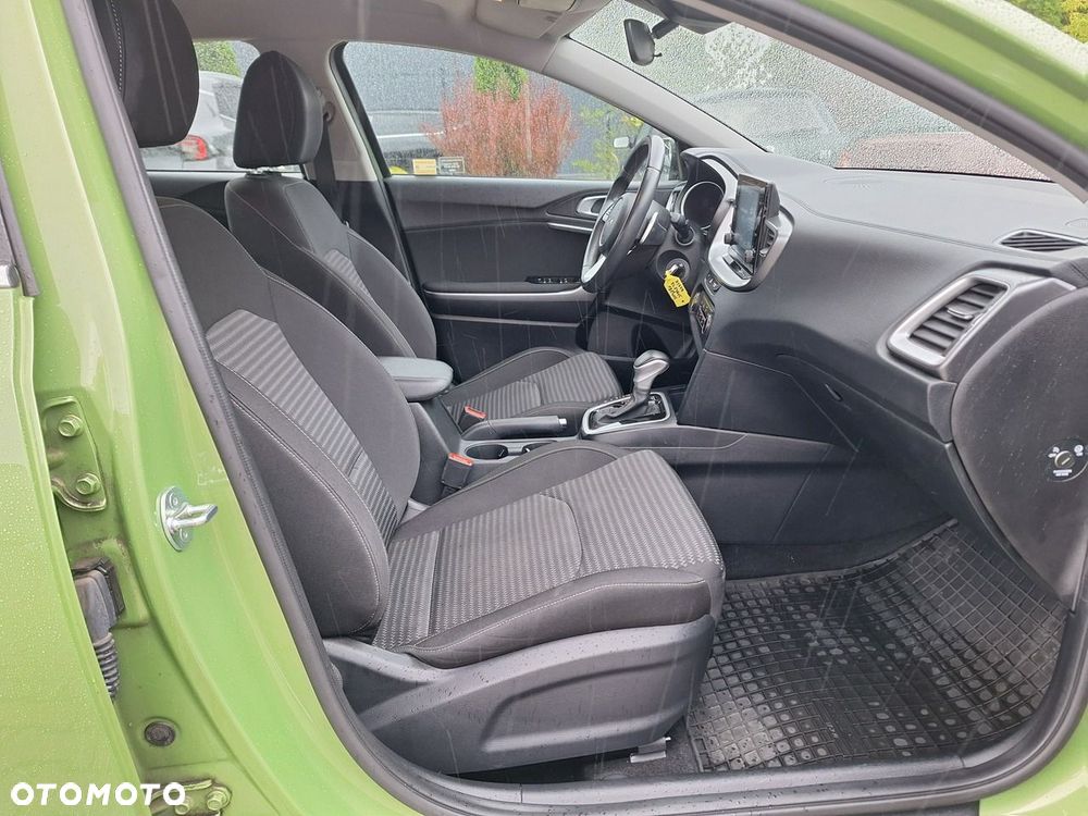 Kia XCeed 1.5 T-GDI M DCT - 24