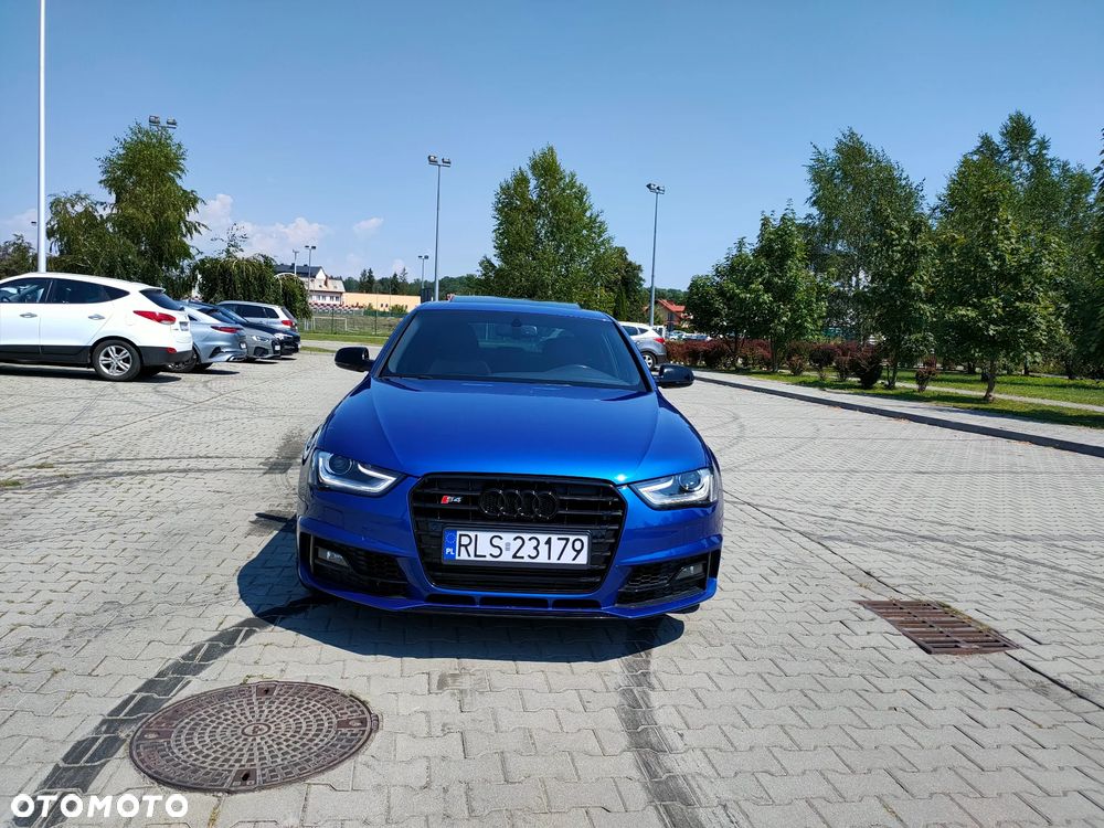 Audi A4 Limousine 2.0 TFSI quattro S tronic Attraction - 4