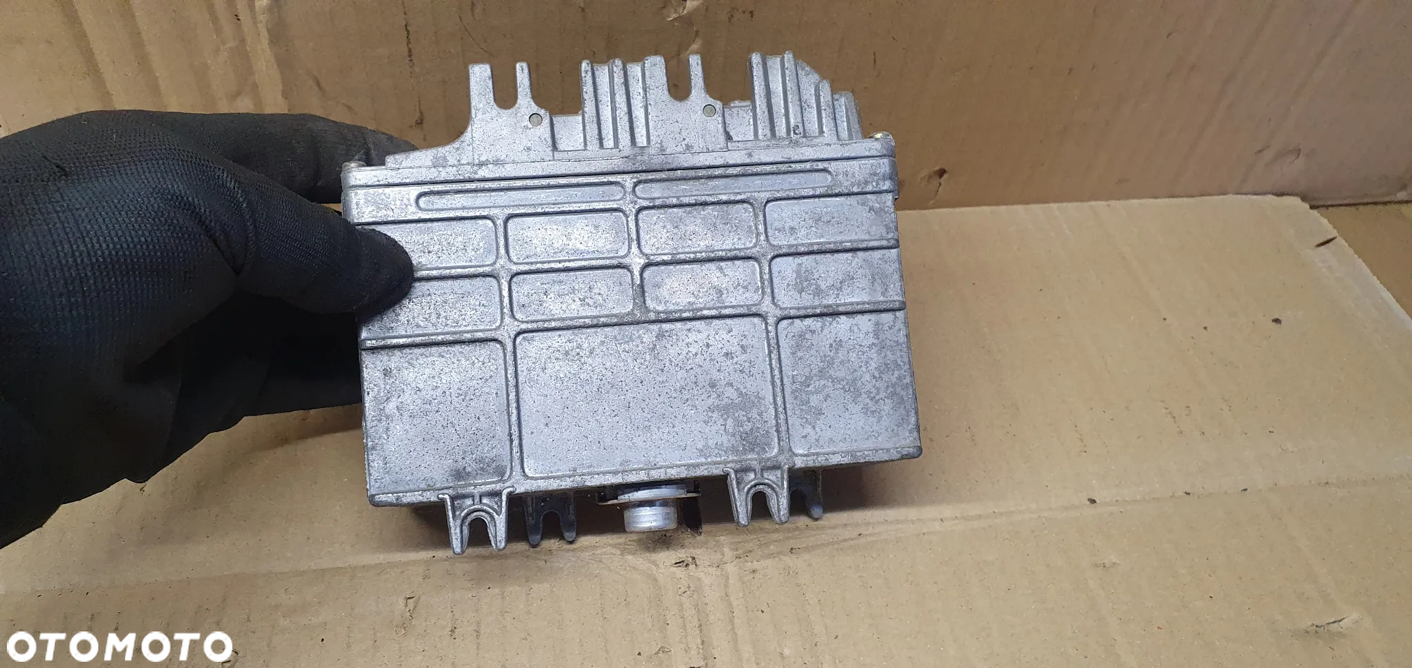 Komputer sterownik silnika VW Polo 6N 1.4B 030906027B - 3