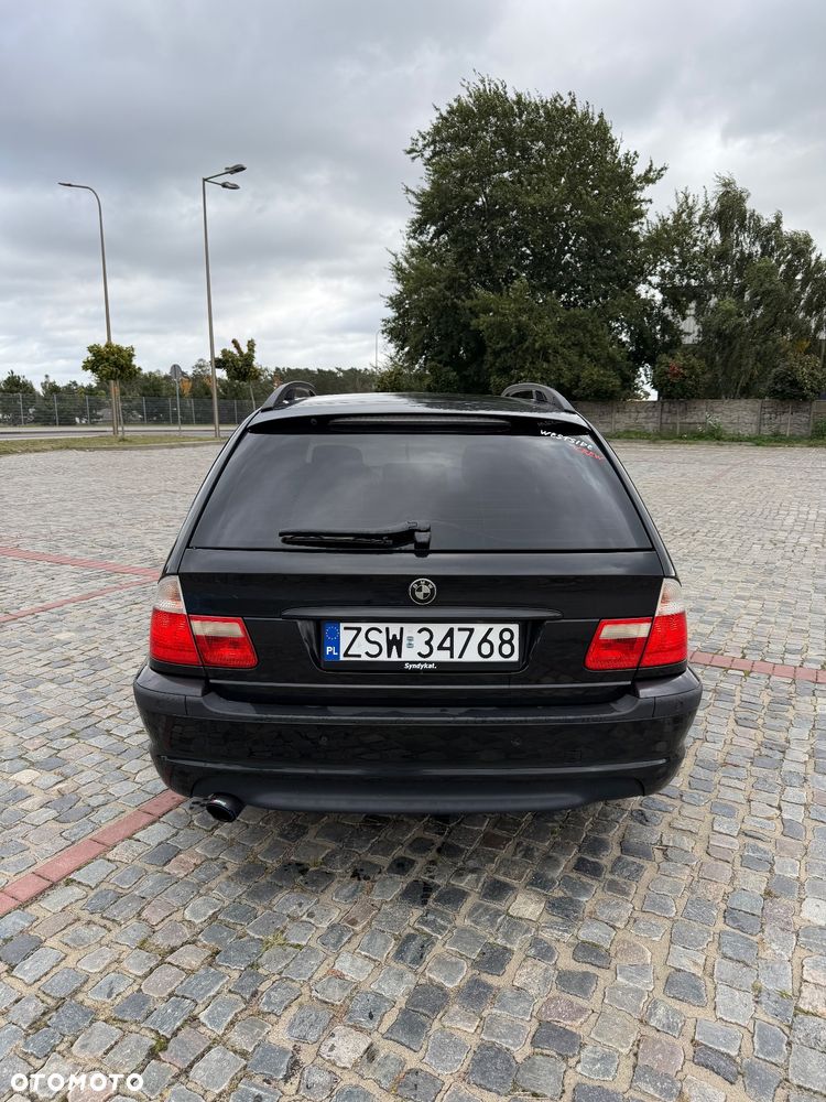 BMW Seria 3 318i - 4