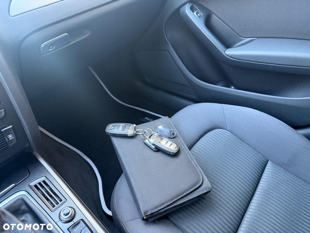 Audi A4 Avant 2.0 TDI DPF clean diesel multitronic Ambiente - 13
