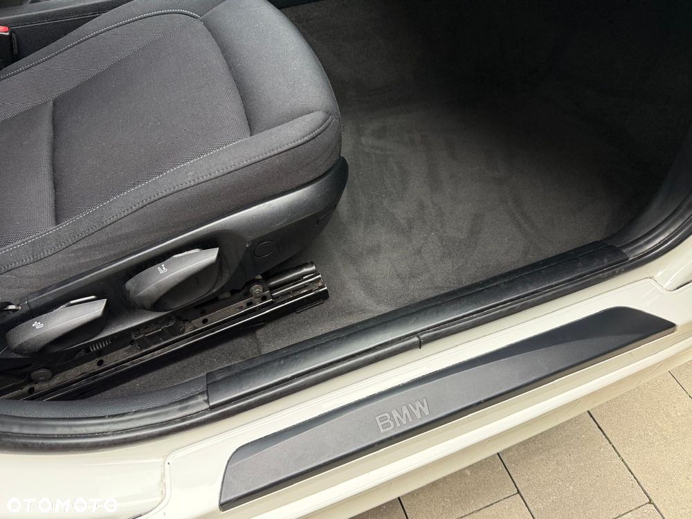 BMW Seria 1 116i - 10