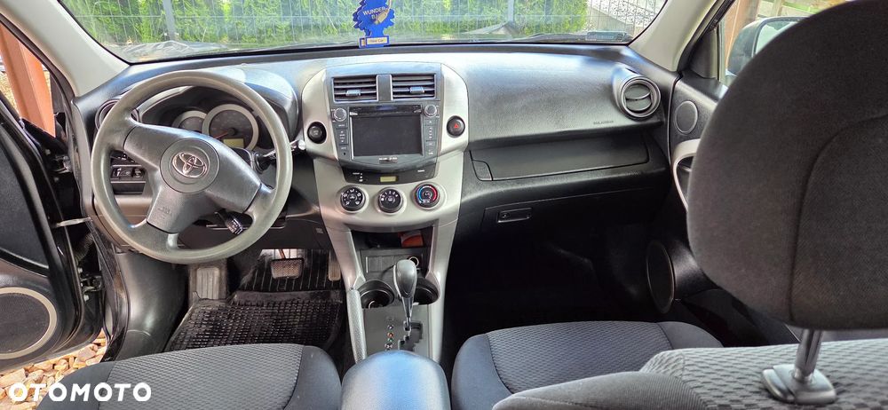 Toyota RAV4 - 12