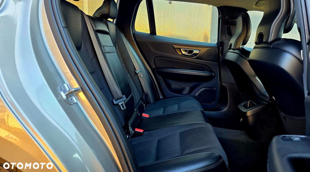 Volvo V60 D3 Geartronic Summum - 23