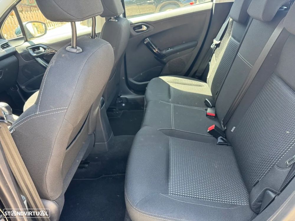 Peugeot 208 1.6 BlueHDi Allure - 12