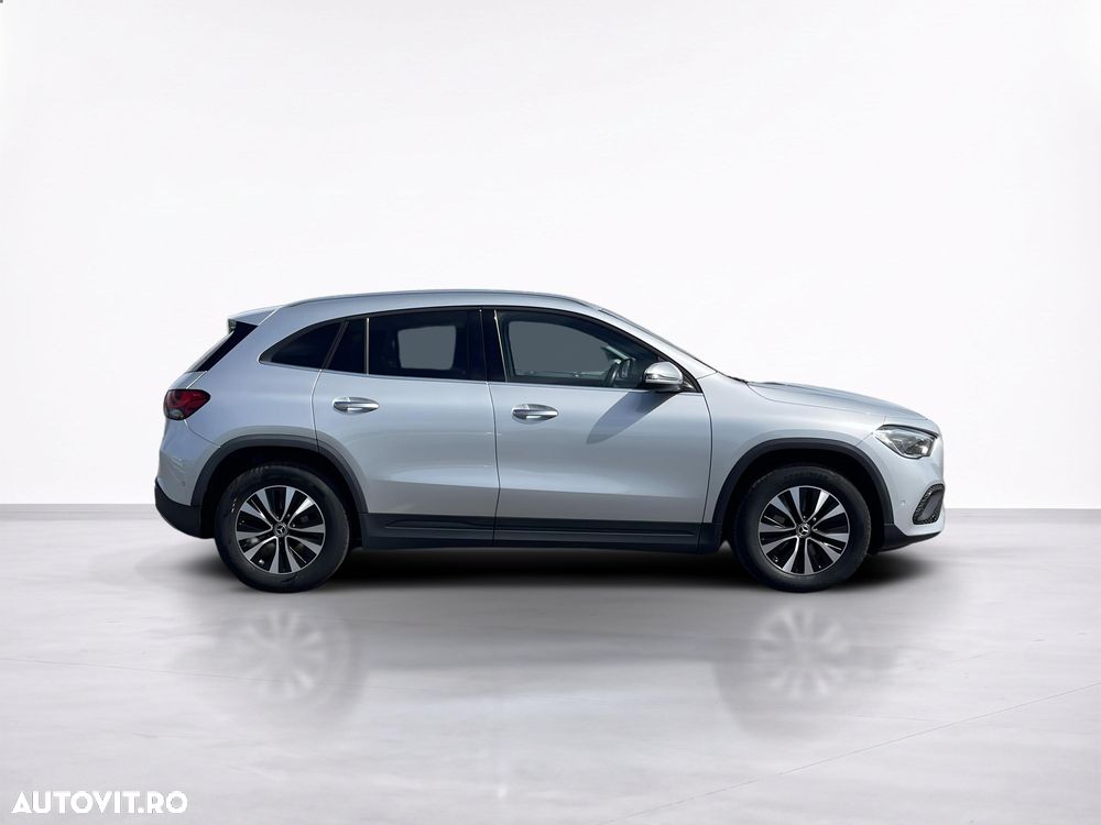 Mercedes-Benz GLA - 7
