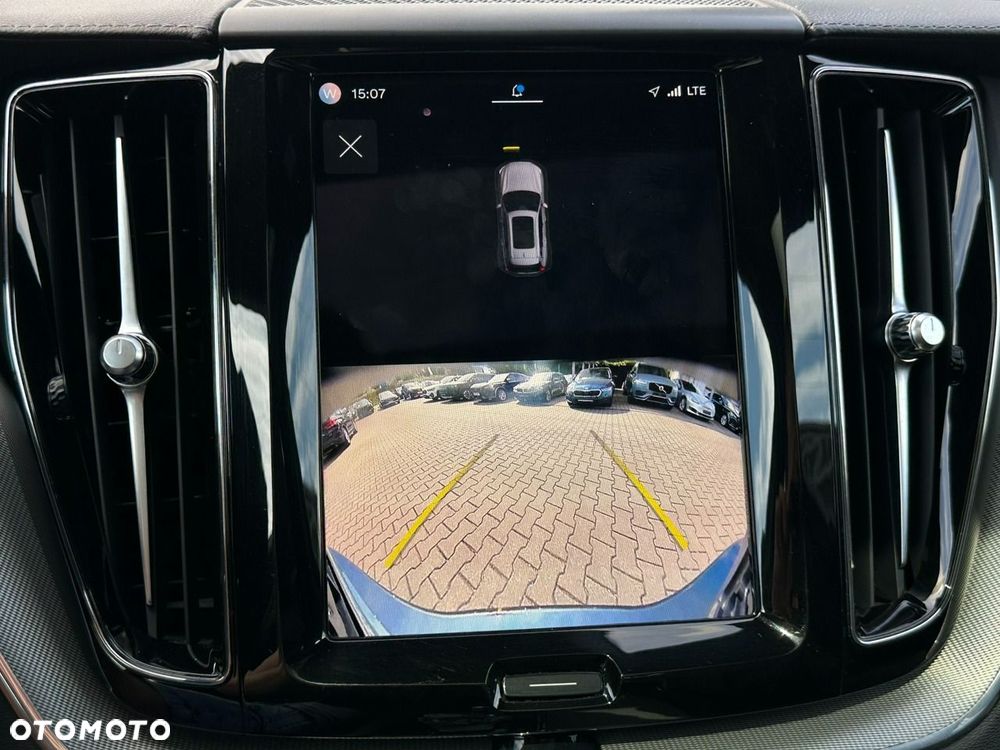 Volvo XC 60 B4 D AWD Ultimate Dark - 29
