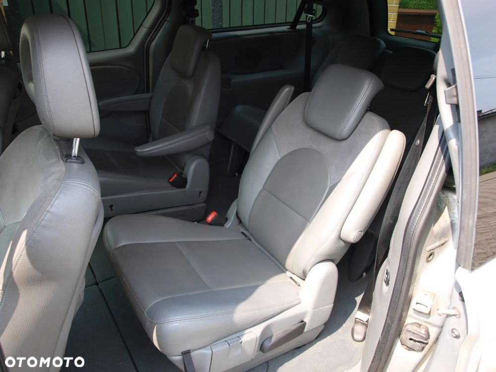 Chrysler Grand Voyager - 27