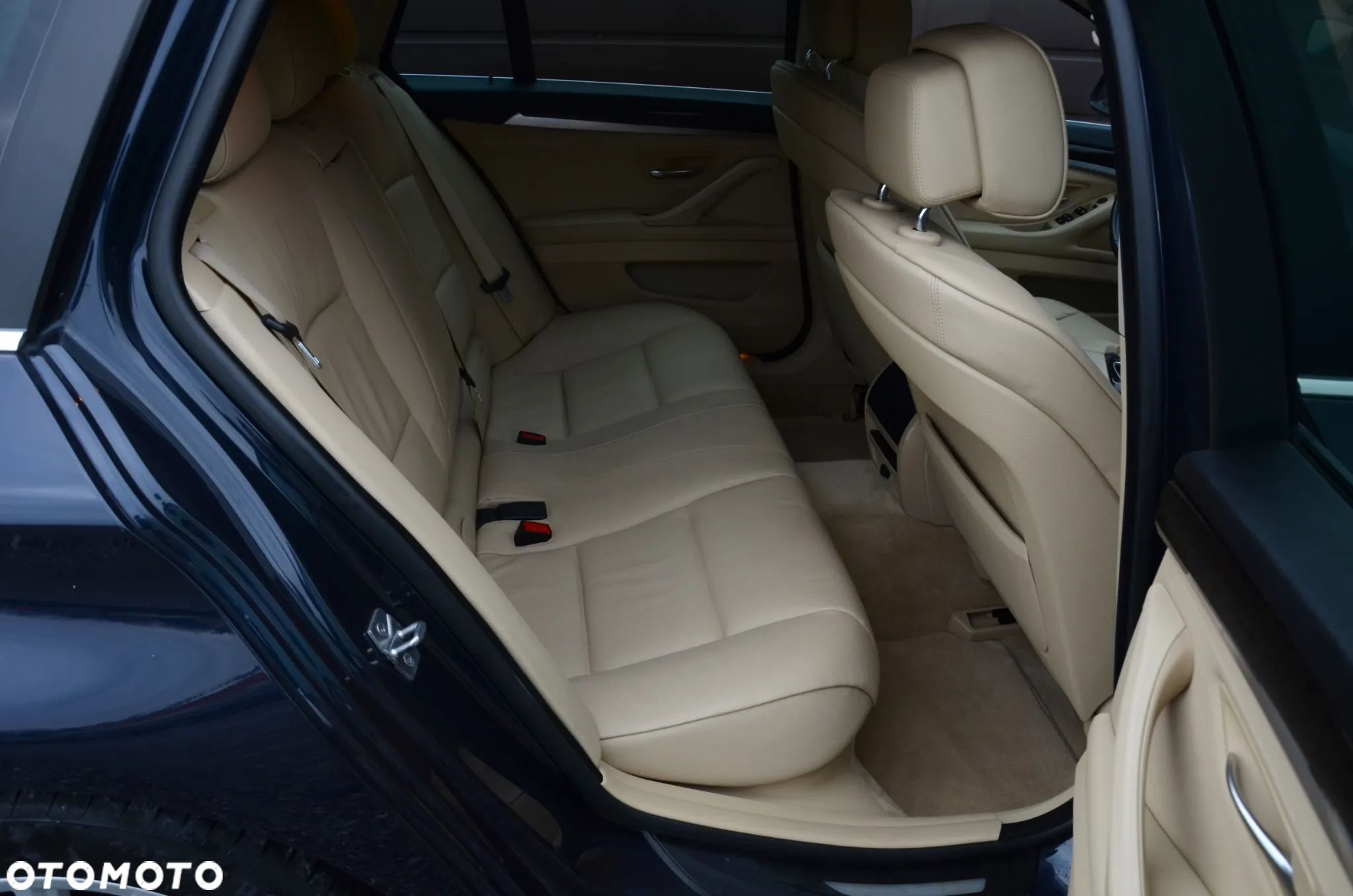 BMW Seria 5 520d Touring - 9