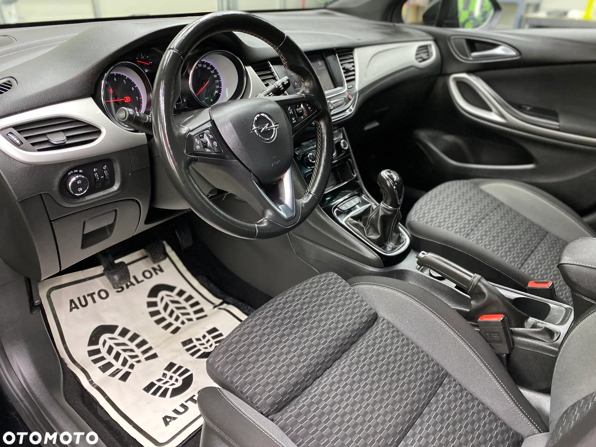 Opel Astra 1.2 Turbo Edition - 24
