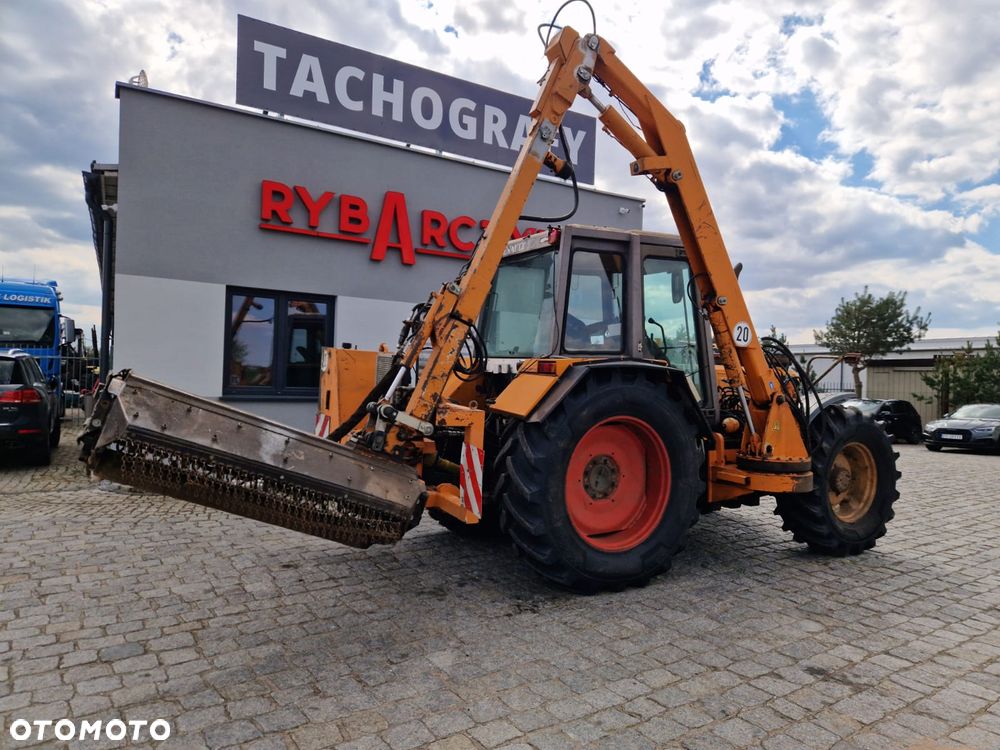 Renault 106-54 z kosiarką boczną