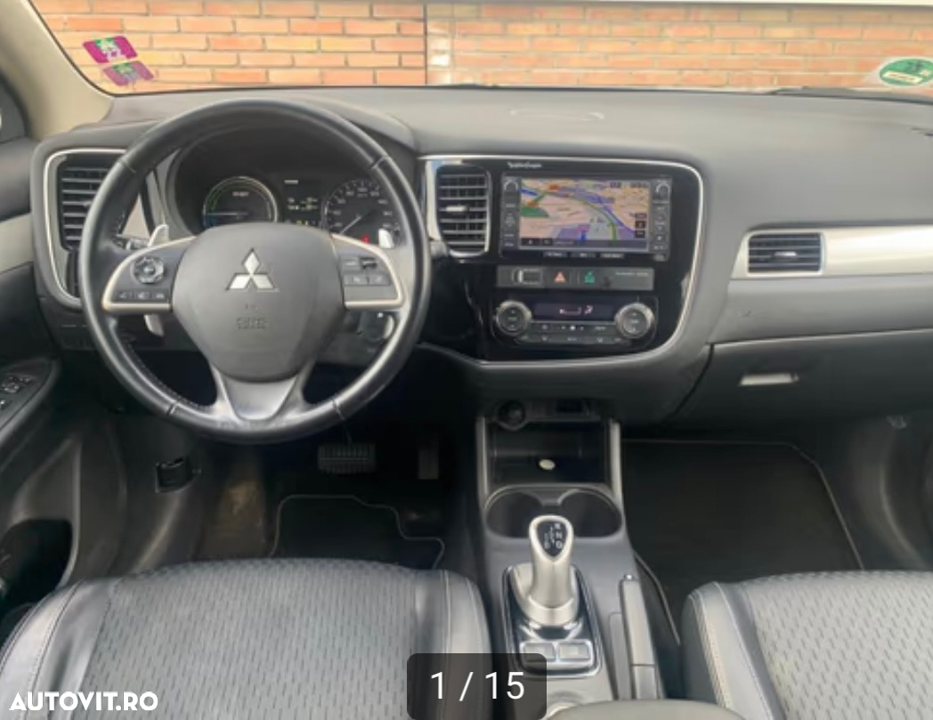 Mitsubishi Outlander 2.0 4WD Plug-In Hybrid Top - 7