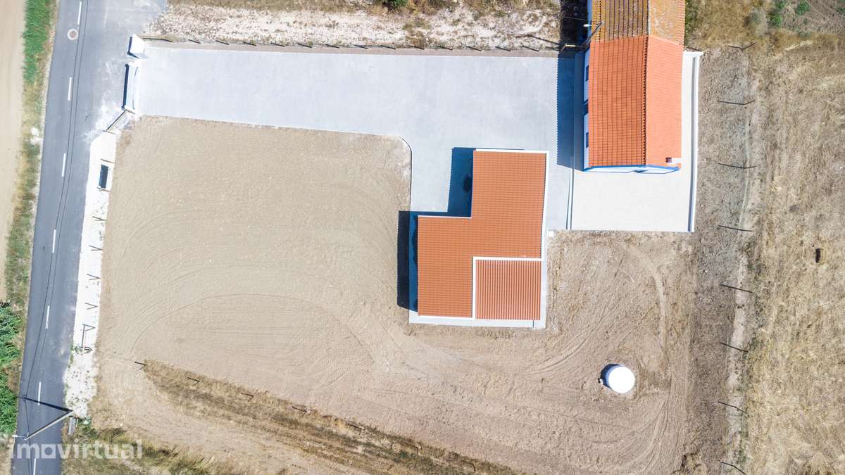 Quintinha c/Moradia T2, Anexos | lote 1.945,80 m² | S. Pedro Cadeira - Grande imagem: 2/44