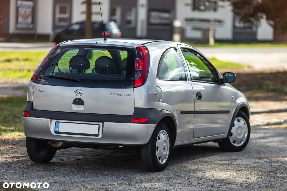 Opel Corsa 1.2 16V - 11