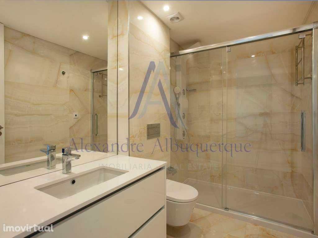 Apartamento T1 com enorme terraço sobre a baia de Sesimbra. - Grande imagem: 5/5