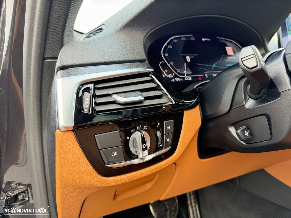 BMW 530 e Pack M - 43