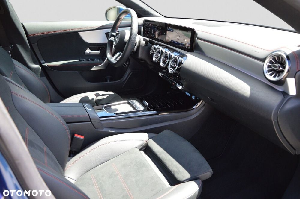 Mercedes-Benz CLA 200 mHEV AMG Line 7G-DCT - 19