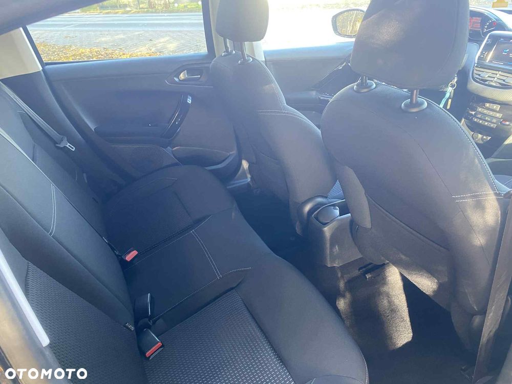 Peugeot 208 1.2 PureTech Allure - 12