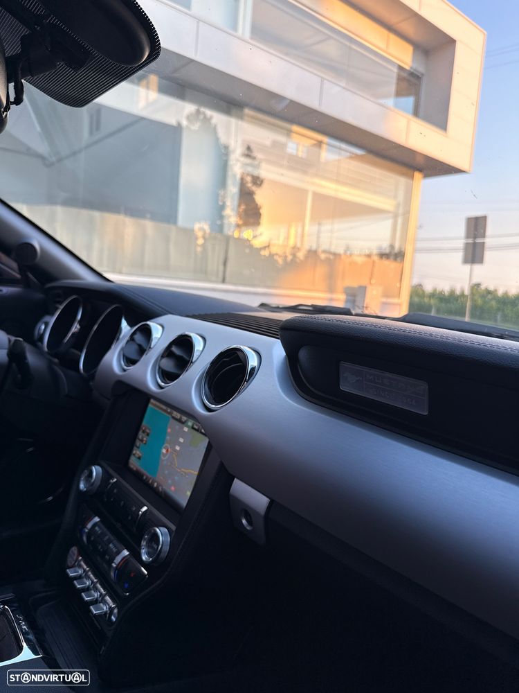 Ford Mustang 2.3i EcoBoost - 19