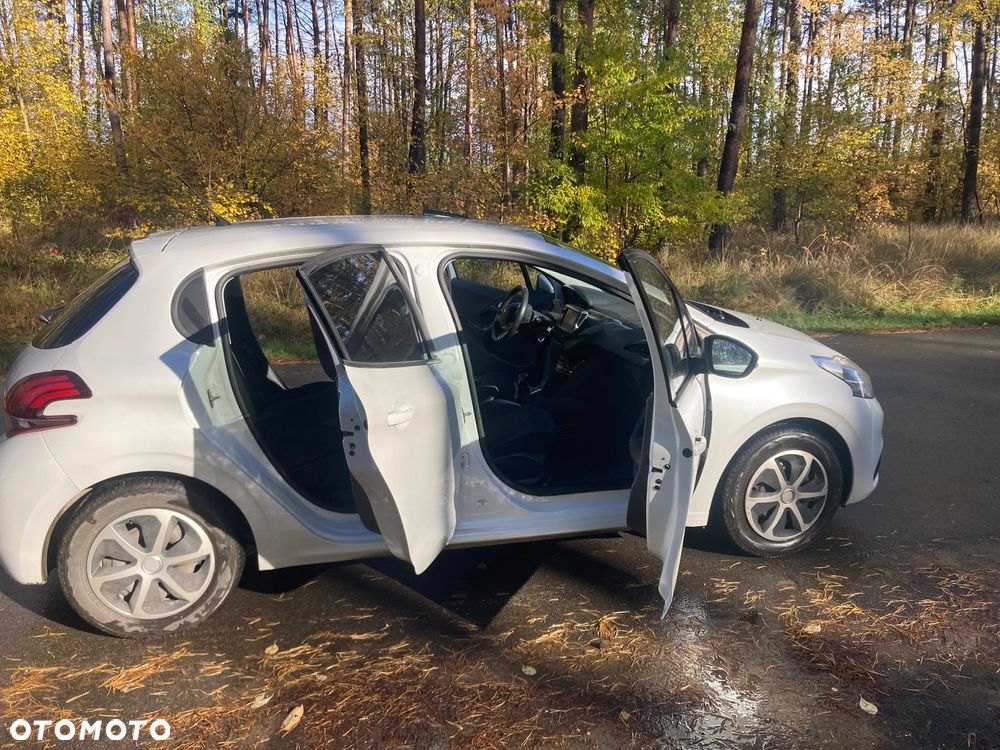 Peugeot 208 1.2 PureTech Active - 12