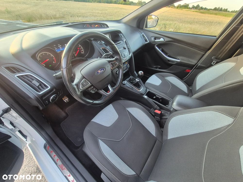 Ford Focus 2.0 EcoBoost ST - 14