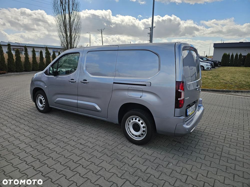 Opel COMBO - 11