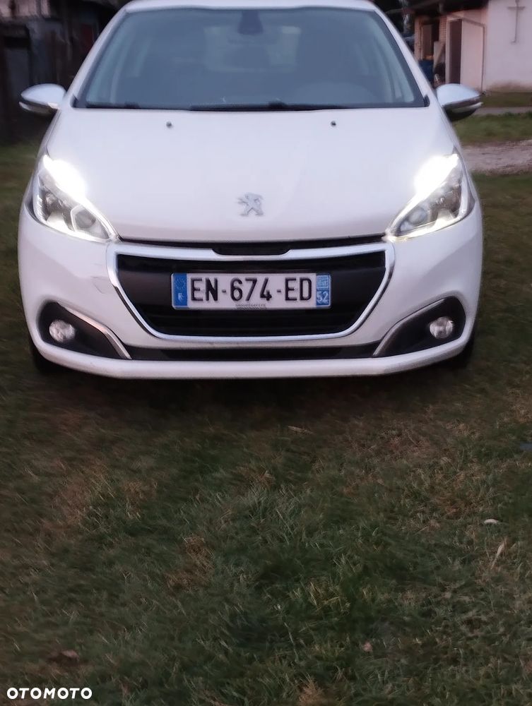 Peugeot 208 - 1