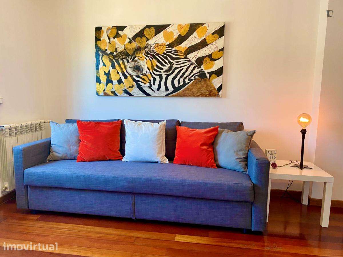Apartamento com 1 quartos - localizado em Paranhos Porto - Grande imagem: 5/21