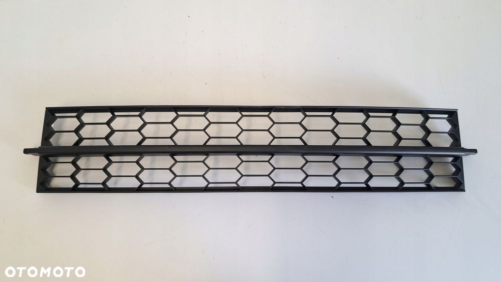 Kratka zderzaka środkowa SKODA Octavia III przed lift nowa org 13-17r - 1
