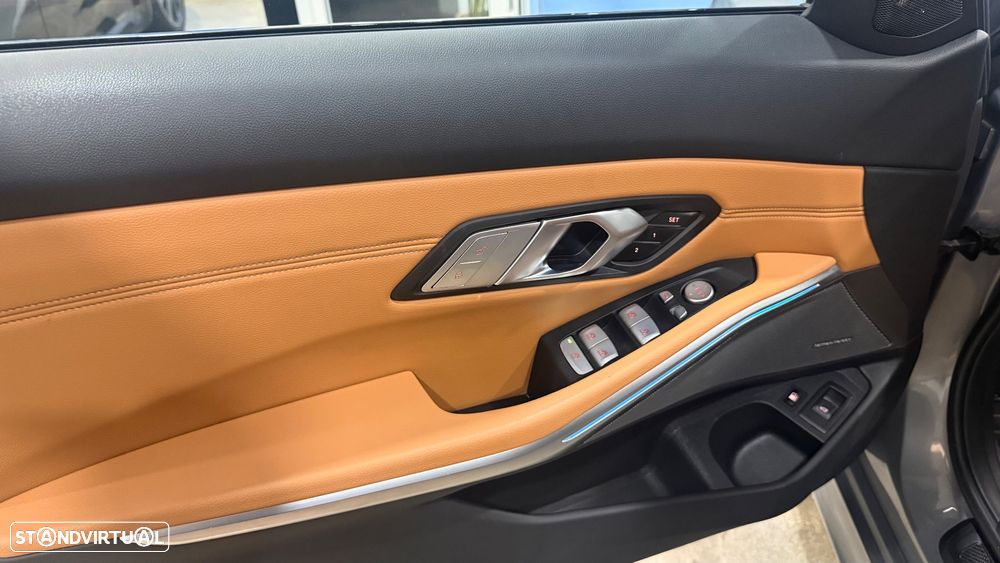 BMW 330 e Pack Desportivo M Pro Auto - 13