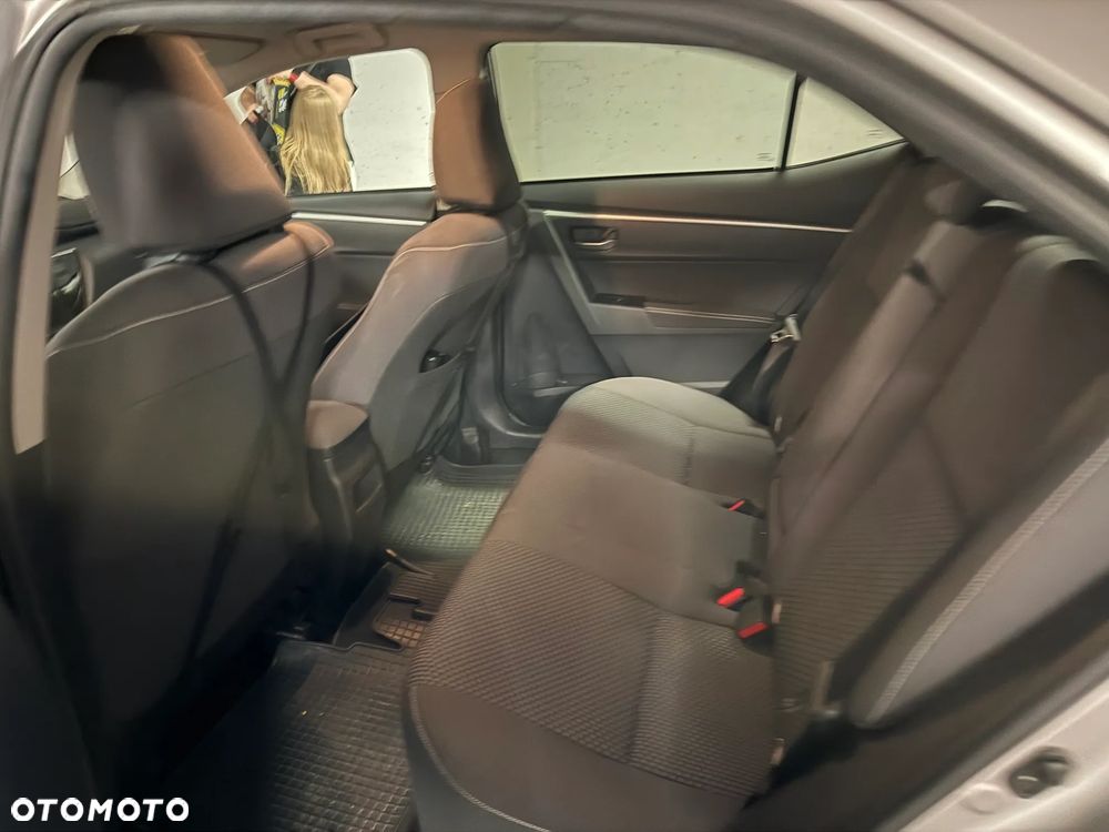 Toyota Corolla 1.6 Comfort - 6