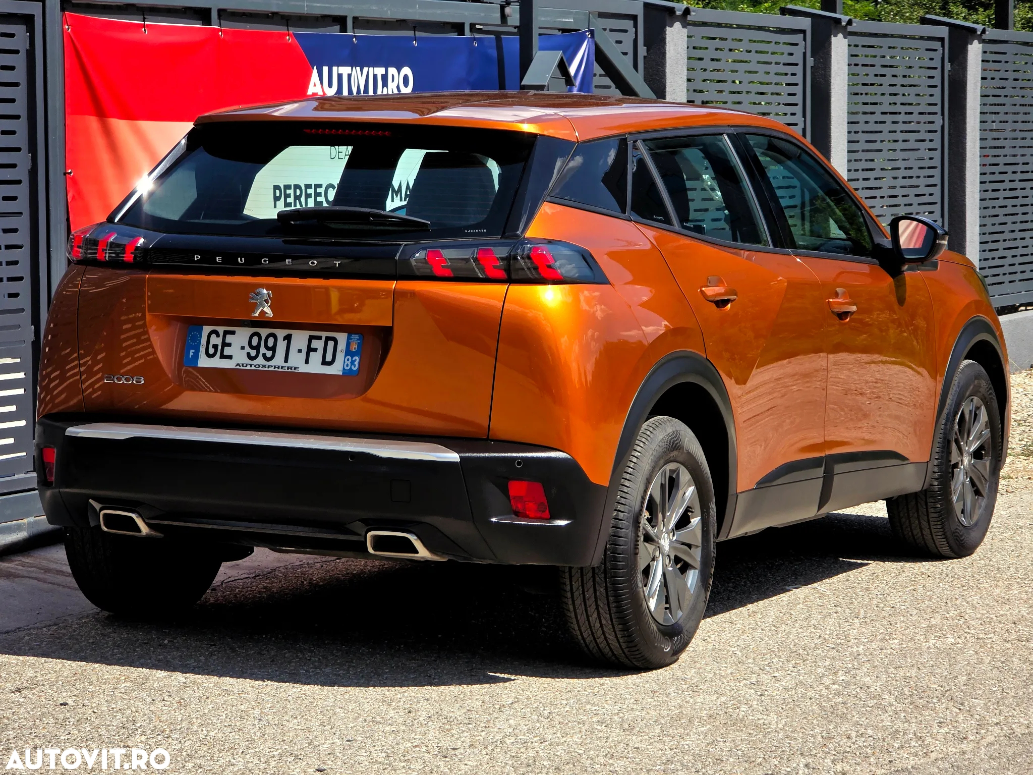 Peugeot 2008 PureTech 130 EAT8 Allure - 8
