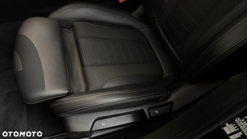 BMW Seria 3 318i - 13