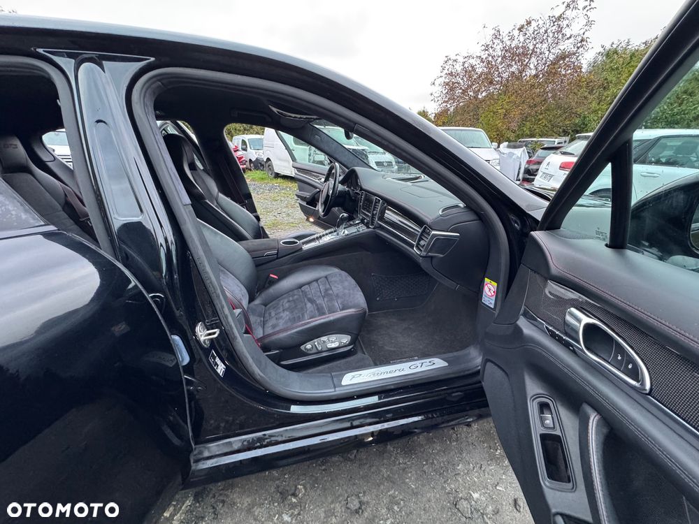 Porsche Panamera GTS PDK - 6
