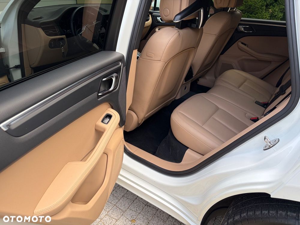 Porsche Macan - 13