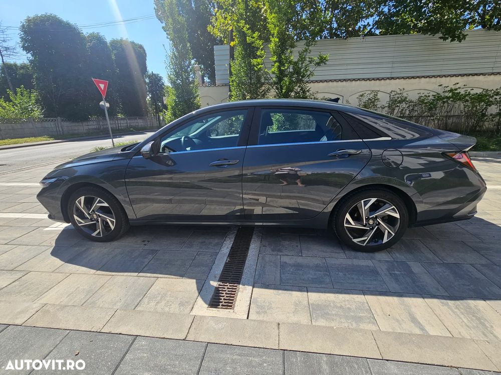 Hyundai Elantra 1.6 l 123 CP CVT Exclusive - 5