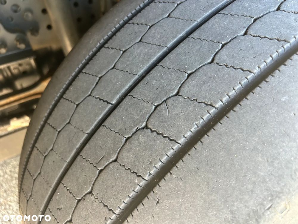 Mercedes-Benz ANTOS 2527 6X2*4 EURO6 BOX L-9700mm - 16